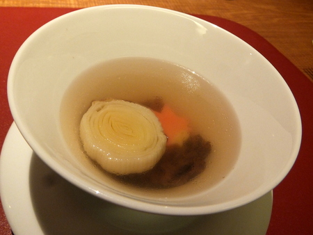 ポワロー葱と小芋の滋味スープ仕立て
