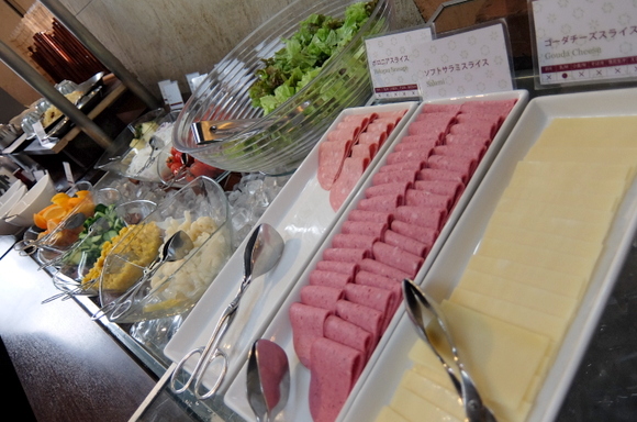 北海道ならではの食材や名物料理を盛り込んだ和洋ブッフェ