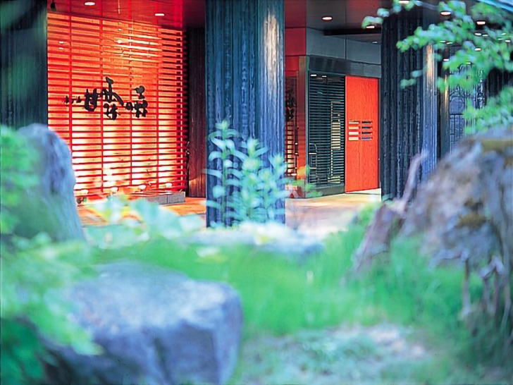 ニセコ昆布温泉ホテル甘露の森のエントランス