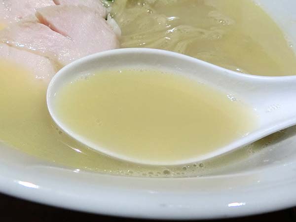 白湯soba（塩）のスープ