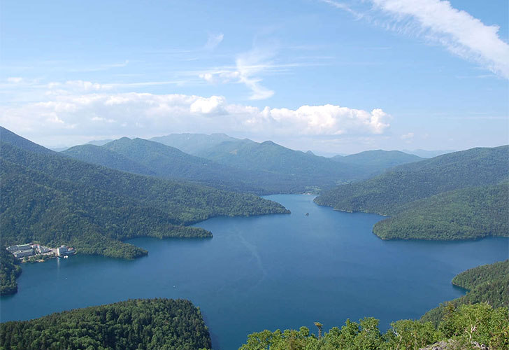 然別湖全景