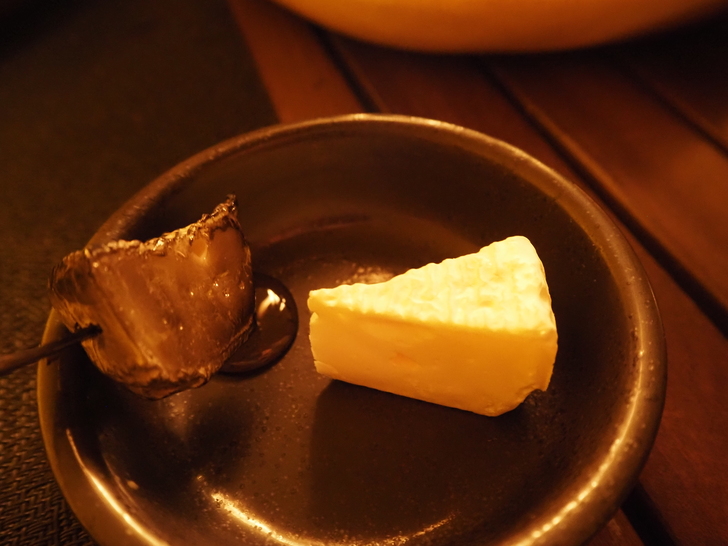 チーズを炙る前と炙った後の比較
