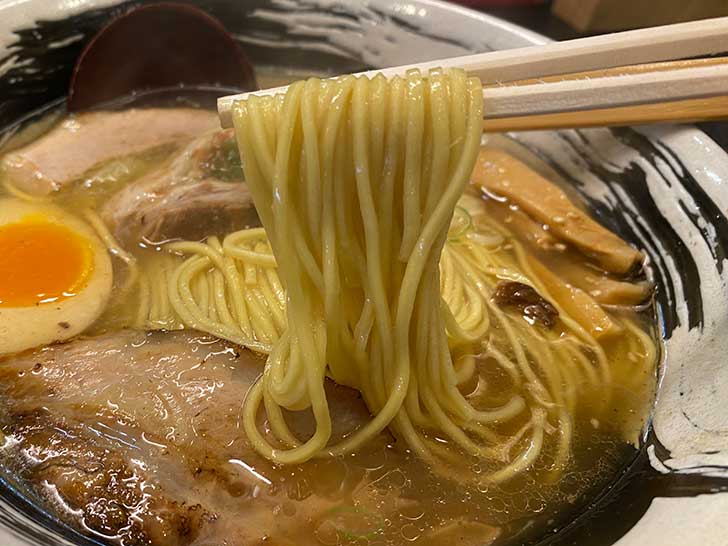 円山製麺のストレート麺
