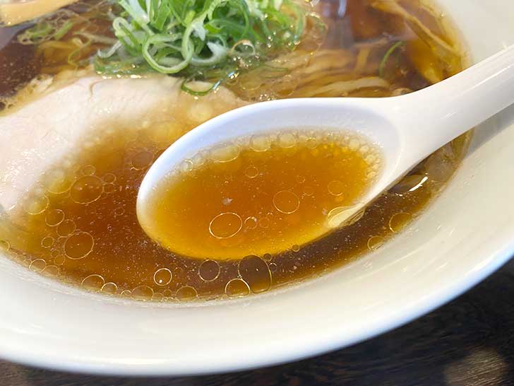 清湯醤油のスープ