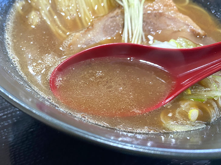 中華蕎麦辰巳屋　豚骨と渡り蟹の魚介醤油中華蕎麦　スープ