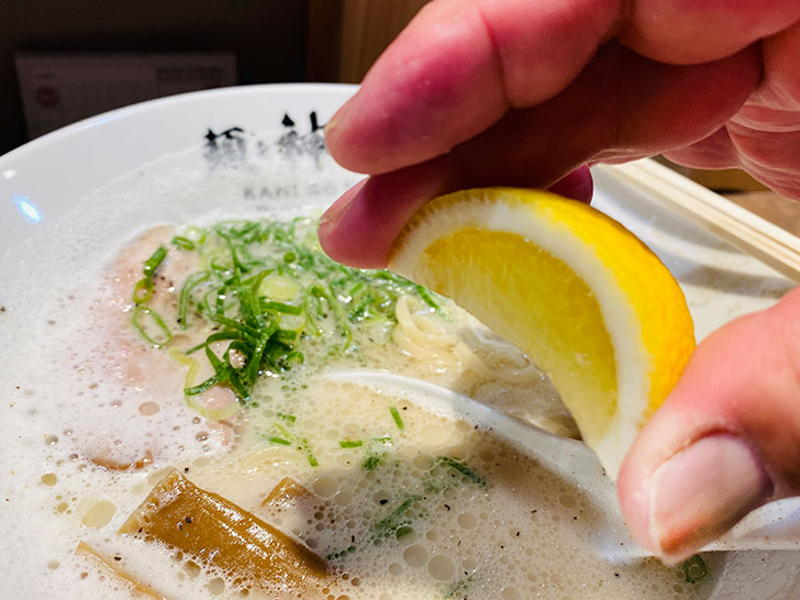 麺鍾馗　鶏塩白湯　レモントッピング