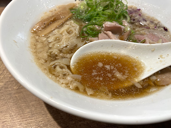 麺鍾馗　背脂醤油　スープ