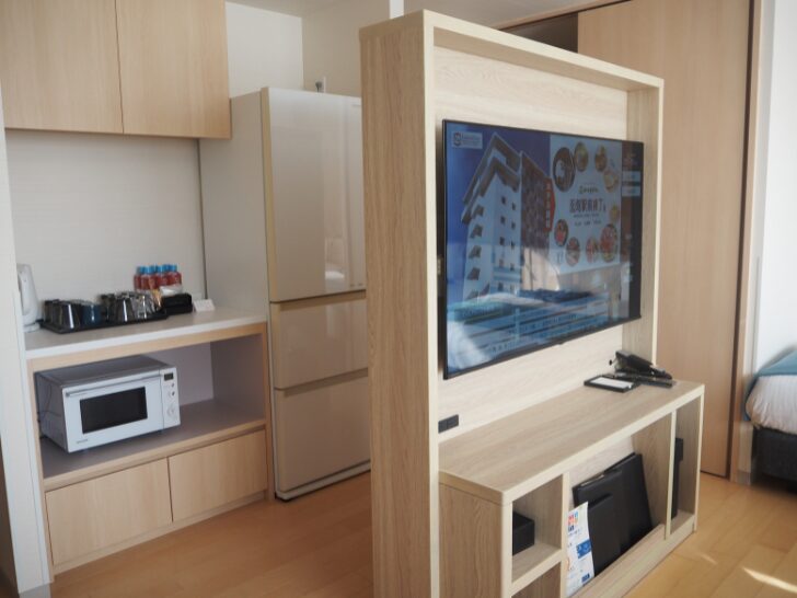 ラジェントステイ函館_プレミアムファミリールーム_テレビ